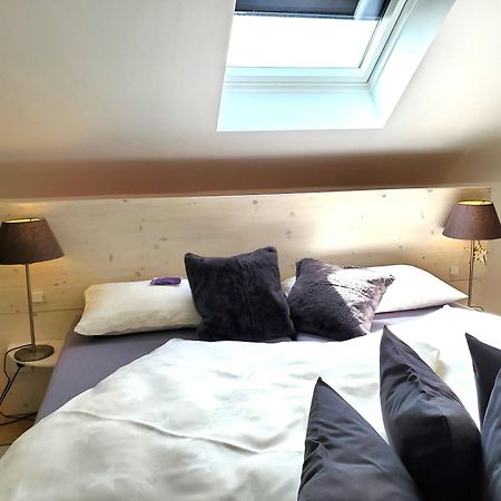Apartment Chalet Am Schloss Kaltenberg Nahe Ammersee ゲルテンドルフ エクステリア 写真